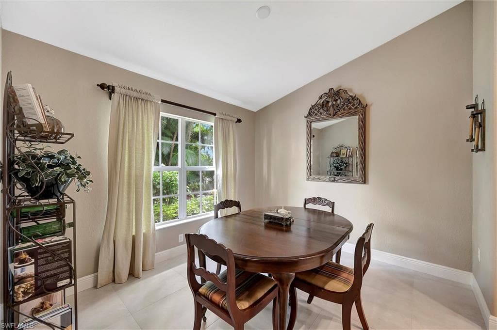 3555 Avion Woods Ct 501, Naples, FL 34104-15