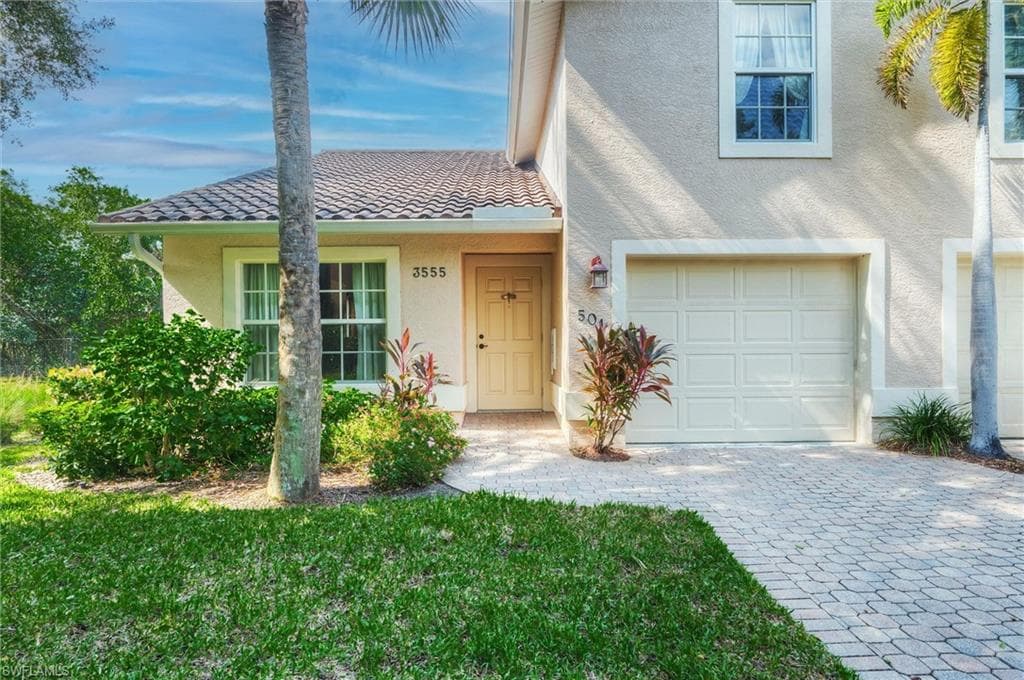 3555 Avion Woods Ct 501, Naples, FL 34104-35