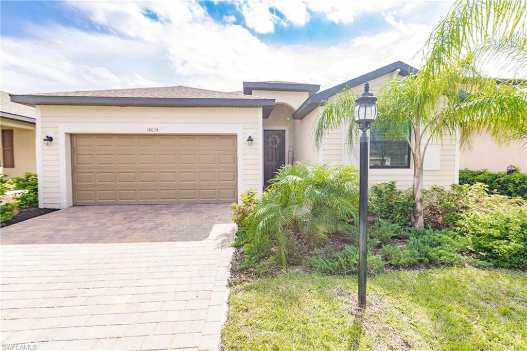14634 Cantabria Dr, Fort Myers, FL 33905-3
