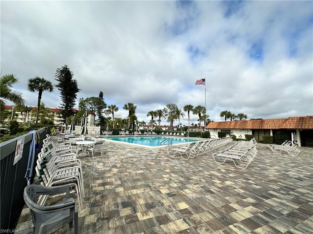 4146 27th Ct SW 102, Naples, FL 34116-21