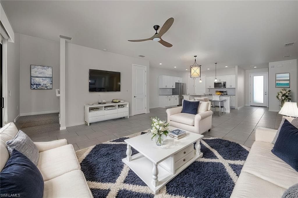 13010 Pembroke Dr, Naples, FL 34105-8