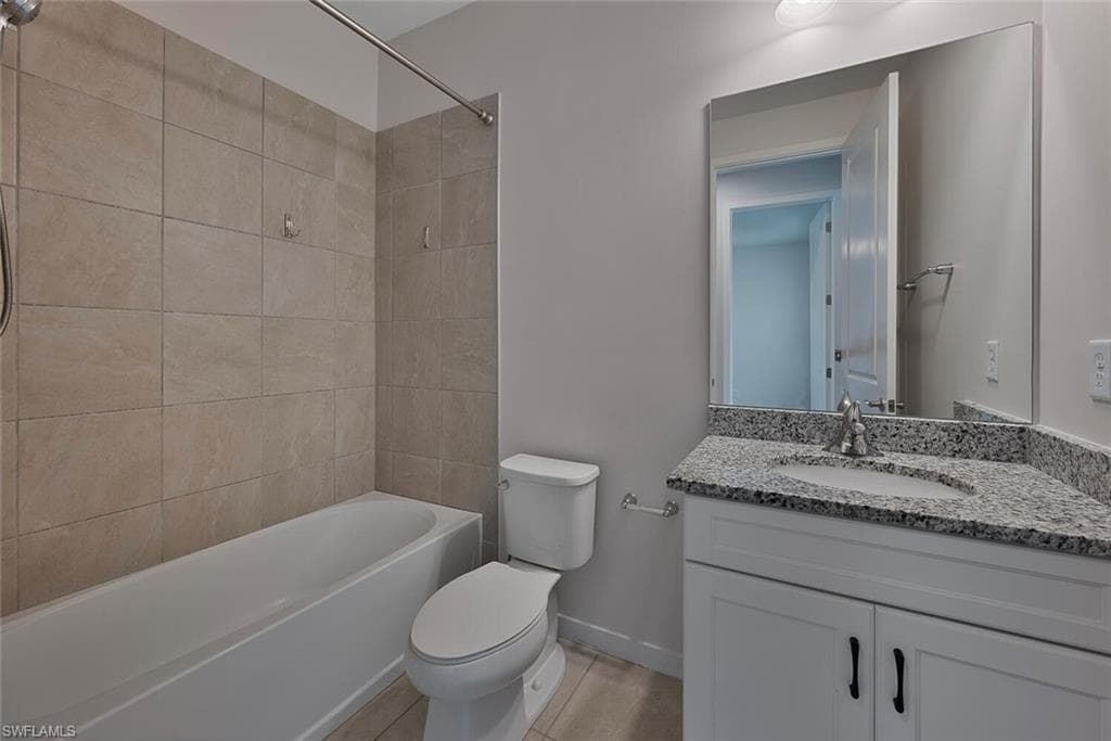 13010 Pembroke Dr, Naples, FL 34105-15