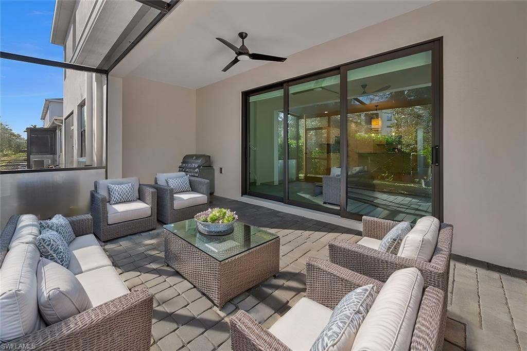 13010 Pembroke Dr, Naples, FL 34105-19