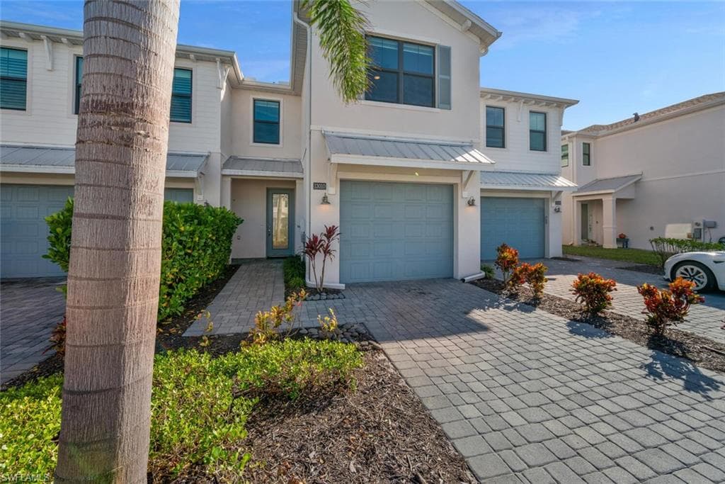 13010 Pembroke Dr, Naples, FL 34105-23