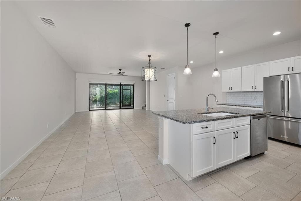 13010 Pembroke Dr, Naples, FL 34105-2