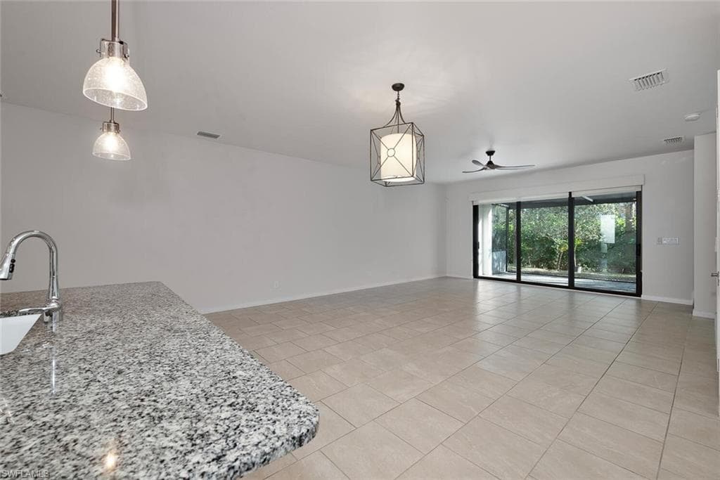 13010 Pembroke Dr, Naples, FL 34105-7