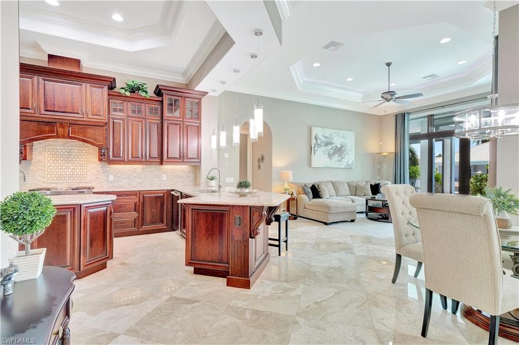1330 Marlin Dr, Naples, FL 34102-10