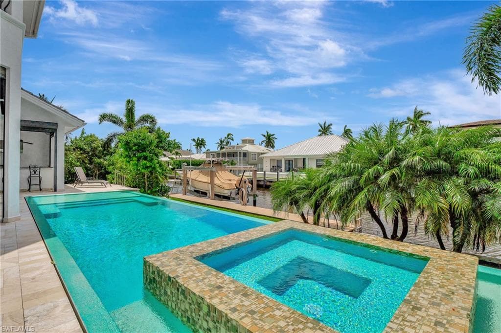 1330 Marlin Dr, Naples, FL 34102-27
