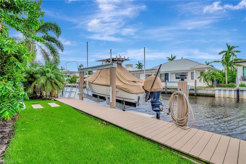 1330 Marlin Dr, Naples, FL 34102-30