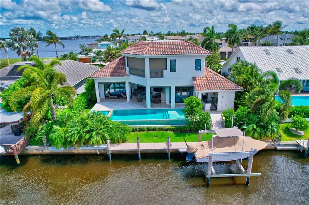 1330 Marlin Dr, Naples, FL 34102-2
