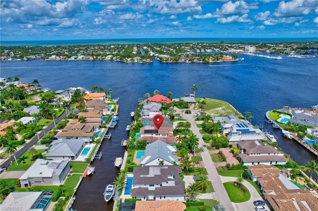 1330 Marlin Dr, Naples, FL 34102-46