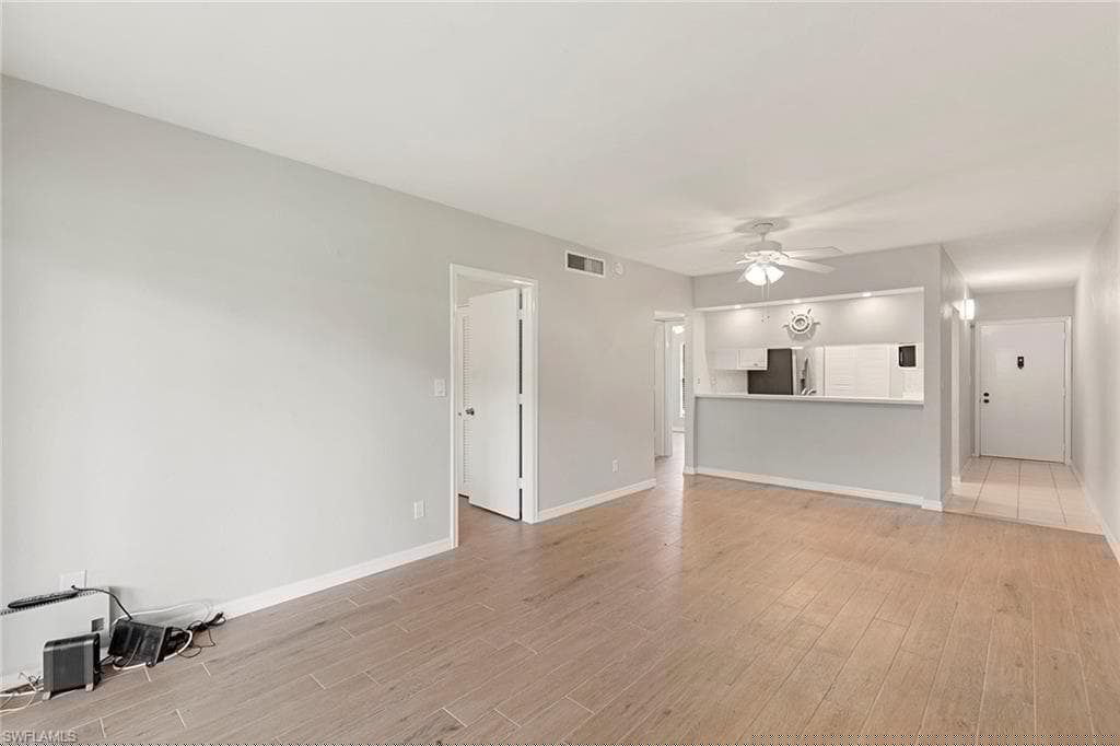 14 Manor Ter 9-106, Marco Island, FL 34145-9