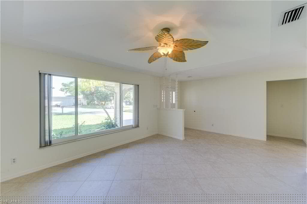 670 103rd Ave N, Naples, FL 34108-3219-10
