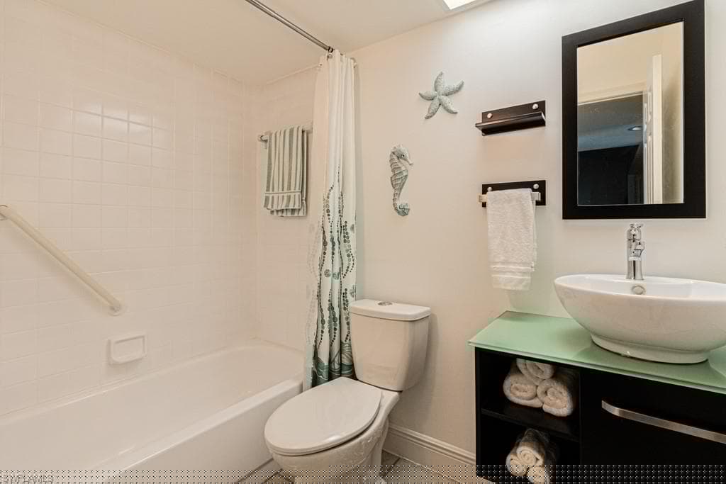1850 Crown Pointe Blvd A-202, Naples, FL 34112-40