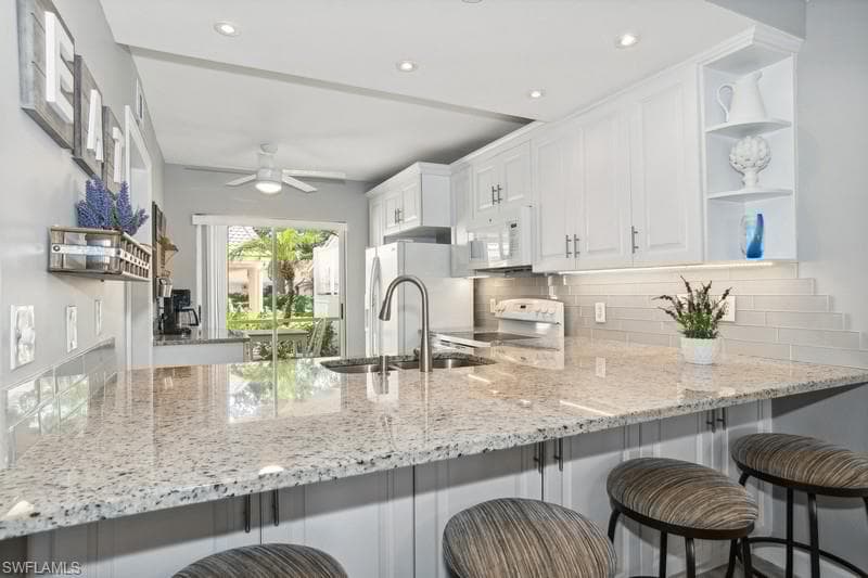 2372 Hidden Lake Dr 803, Naples, FL 34112-4