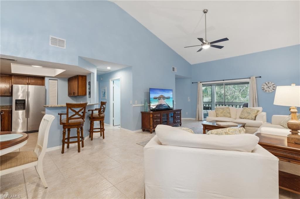 622 Wiggins Bay Dr C-22, Naples, FL 34110-12