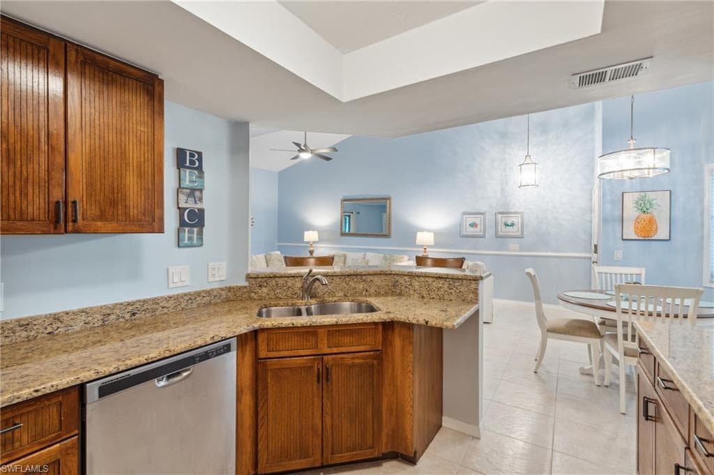 622 Wiggins Bay Dr C-22, Naples, FL 34110-16
