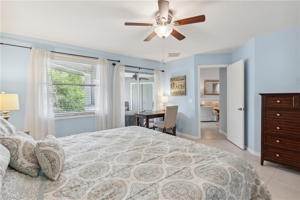 622 Wiggins Bay Dr C-22, Naples, FL 34110-19