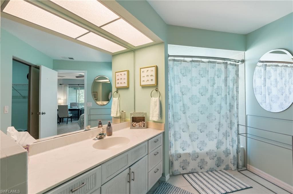 622 Wiggins Bay Dr C-22, Naples, FL 34110-21