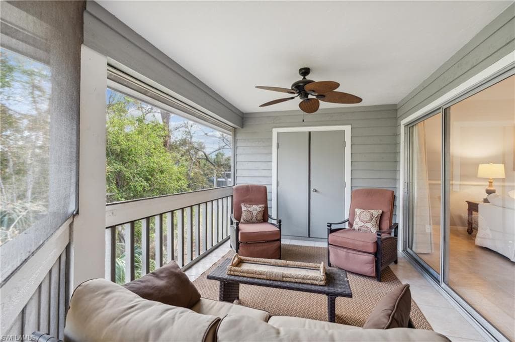 622 Wiggins Bay Dr C-22, Naples, FL 34110-27