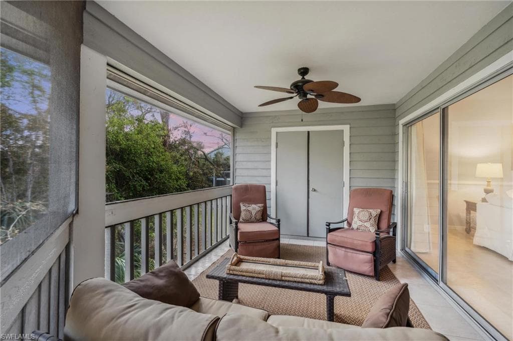 622 Wiggins Bay Dr C-22, Naples, FL 34110-28