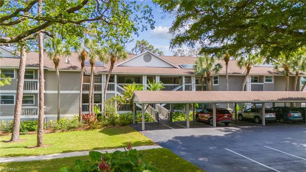 622 Wiggins Bay Dr C-22, Naples, FL 34110-4