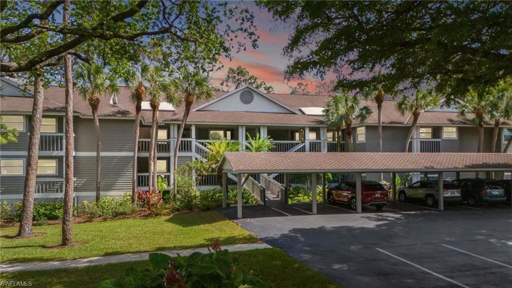 622 Wiggins Bay Dr C-22, Naples, FL 34110-5