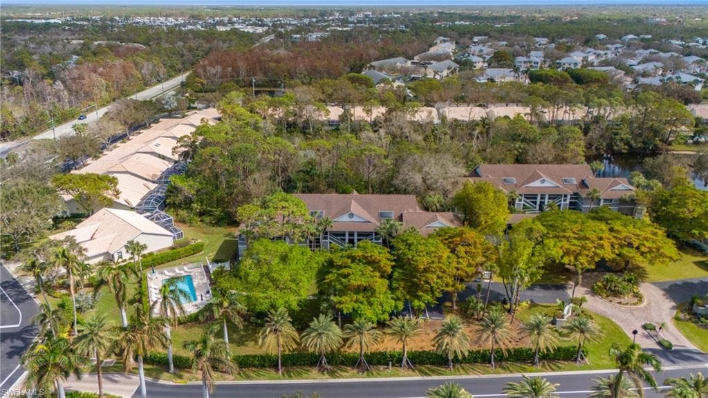 622 Wiggins Bay Dr C-22, Naples, FL 34110-8