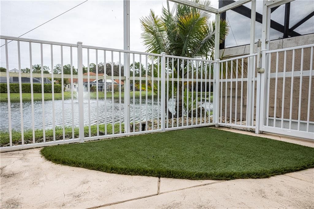 212 Sabal Lake Dr, Naples, FL 34104-27