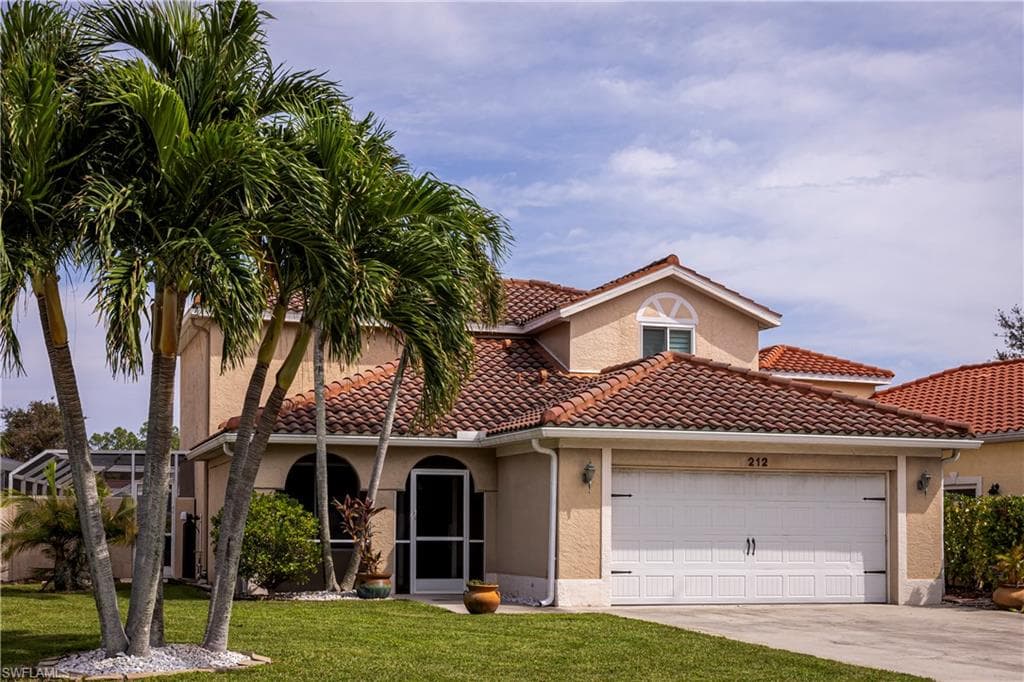 212 Sabal Lake Dr, Naples, FL 34104-33