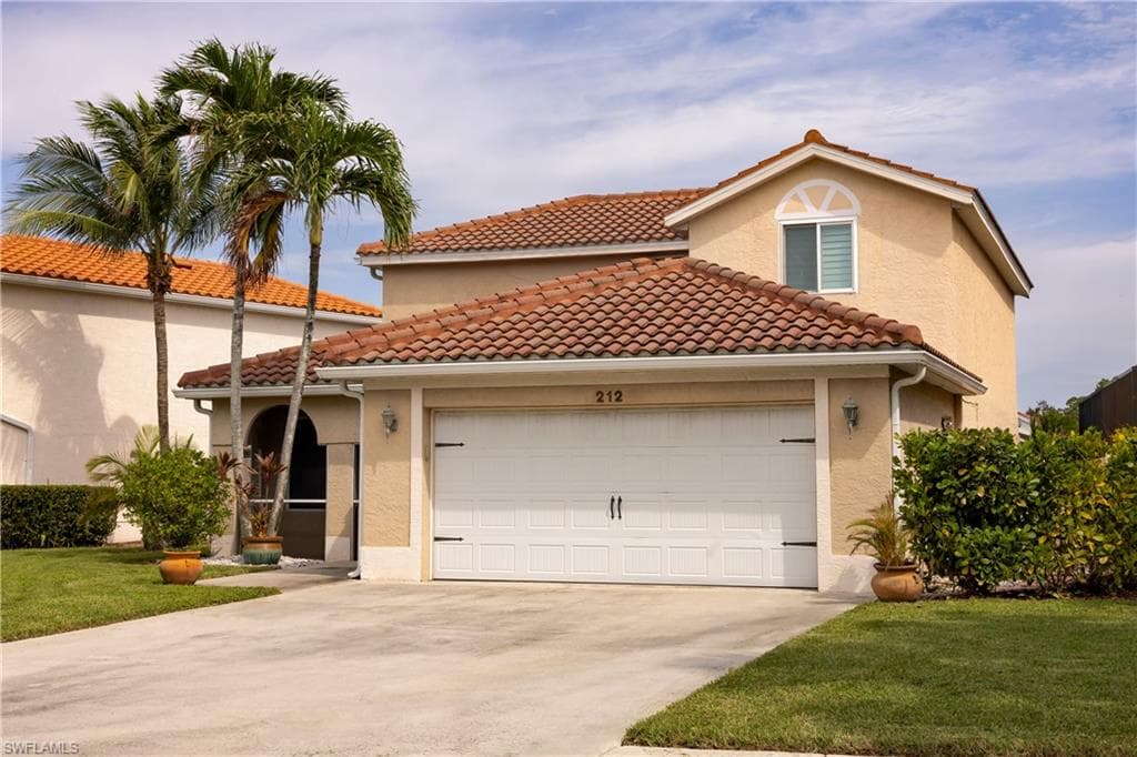 212 Sabal Lake Dr, Naples, FL 34104-34