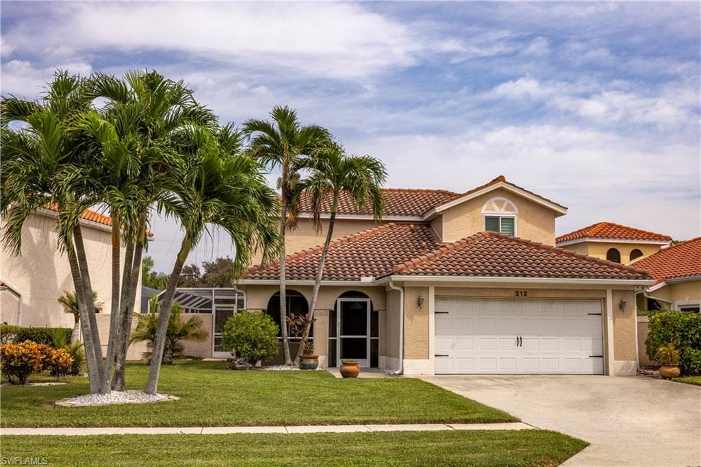 212 Sabal Lake Dr, Naples, FL 34104-3
