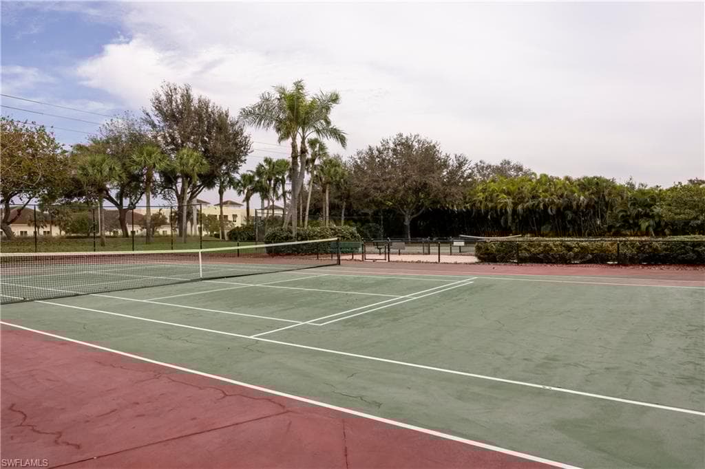 212 Sabal Lake Dr, Naples, FL 34104-40