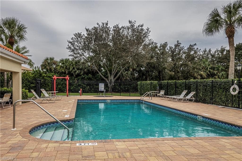 212 Sabal Lake Dr, Naples, FL 34104-43