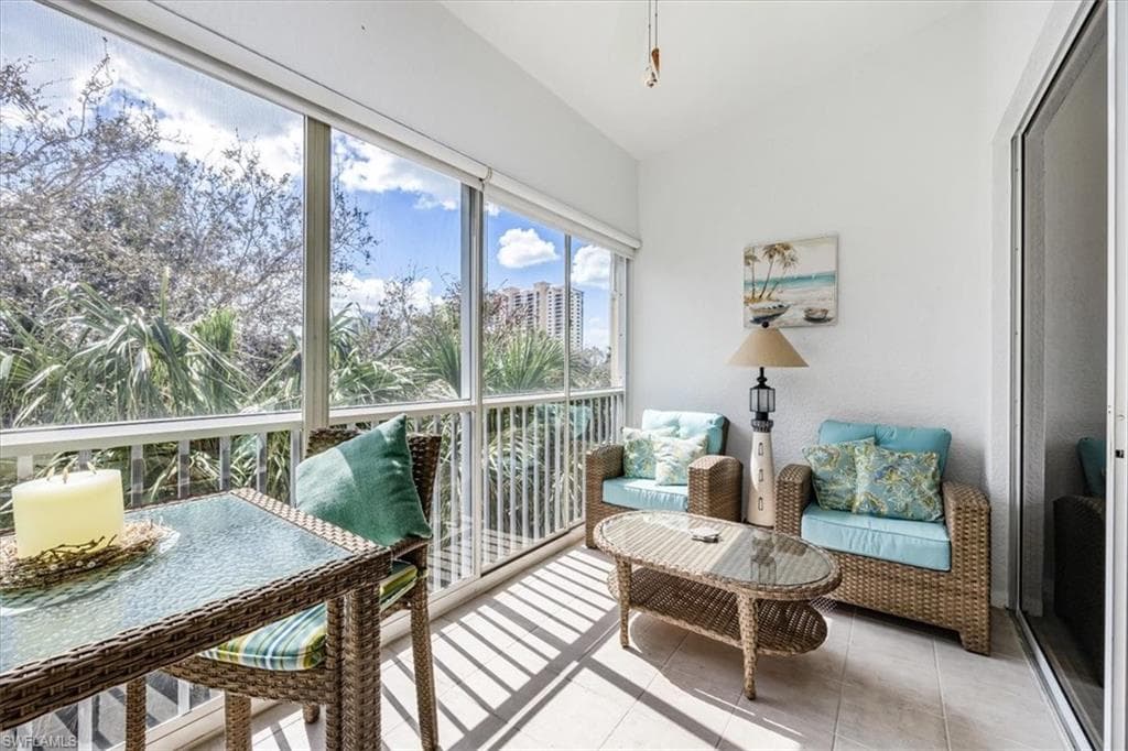 7725 Pebble Creek Cir 8-303, Naples, FL 34108-25