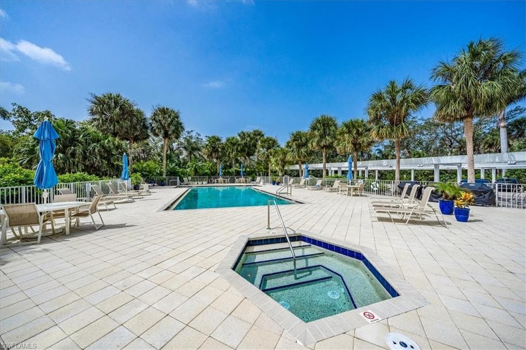 7725 Pebble Creek Cir 8-303, Naples, FL 34108-38