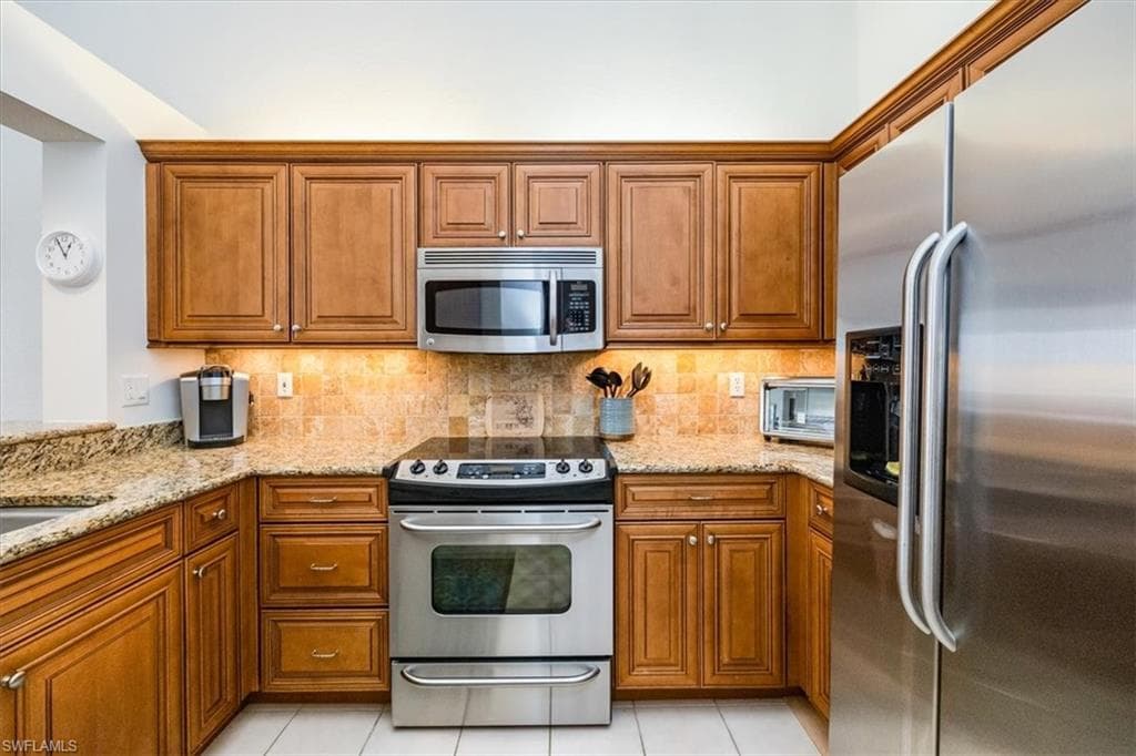 7725 Pebble Creek Cir 8-303, Naples, FL 34108-8
