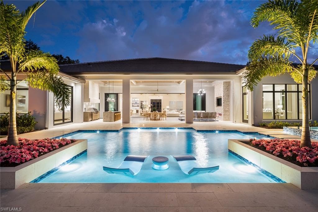 137 Tupelo Rd, Naples, FL 34108-3