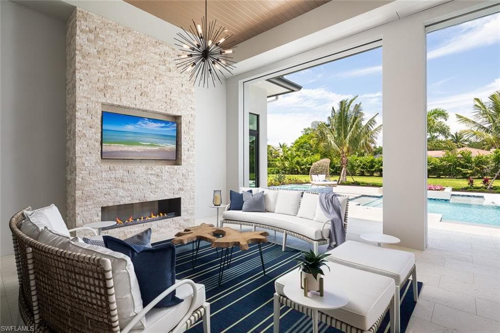 137 Tupelo Rd, Naples, FL 34108-39