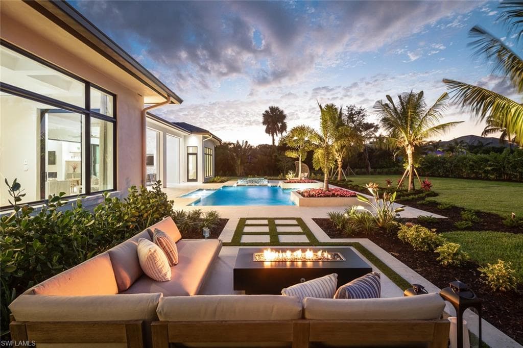 137 Tupelo Rd, Naples, FL 34108-5