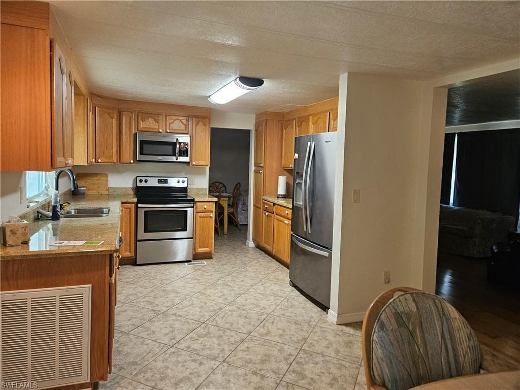 859 Manatee Rd, Naples, FL 34114-19
