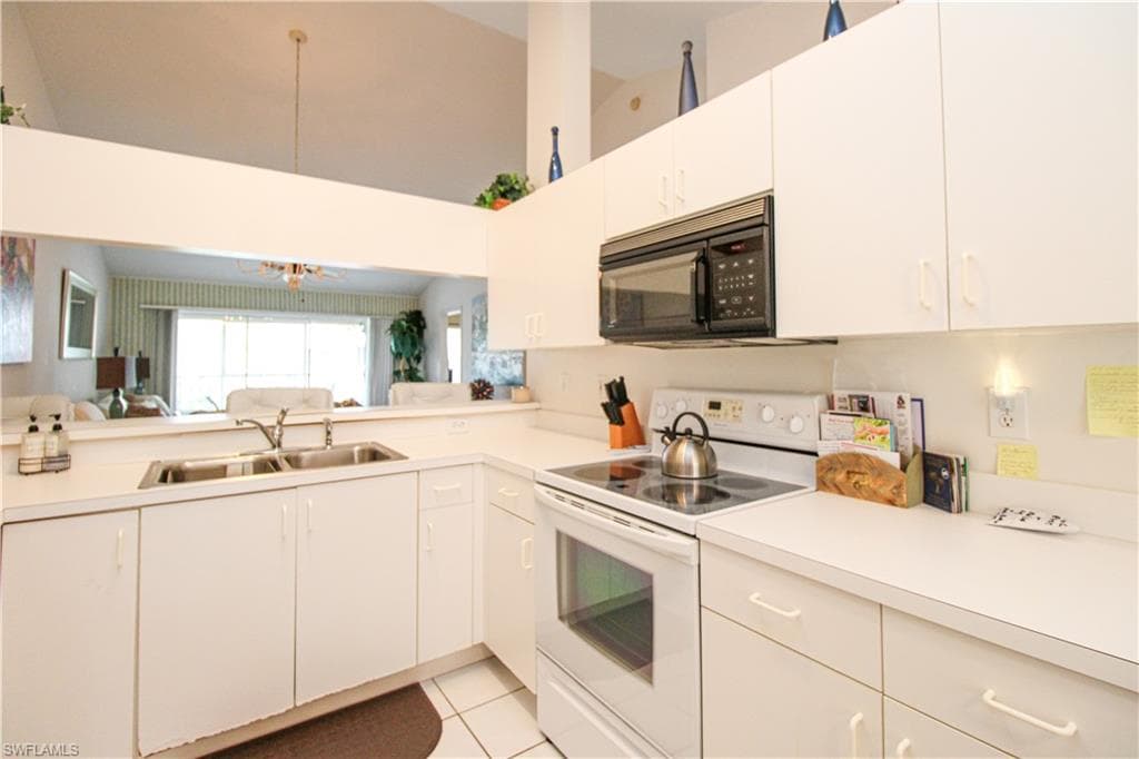 102 Pebble Shores Dr 204, Naples, FL 34110-17