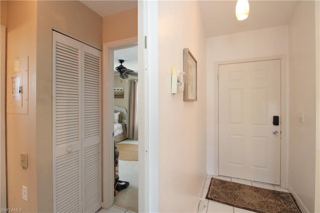 102 Pebble Shores Dr 204, Naples, FL 34110-19