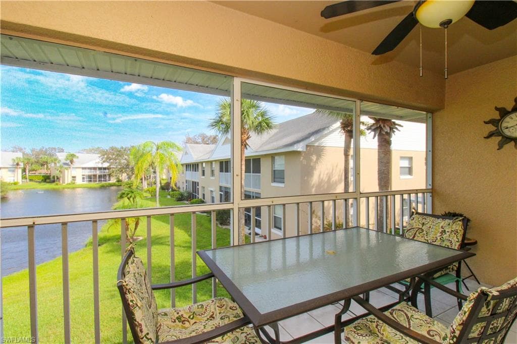 102 Pebble Shores Dr 204, Naples, FL 34110-4
