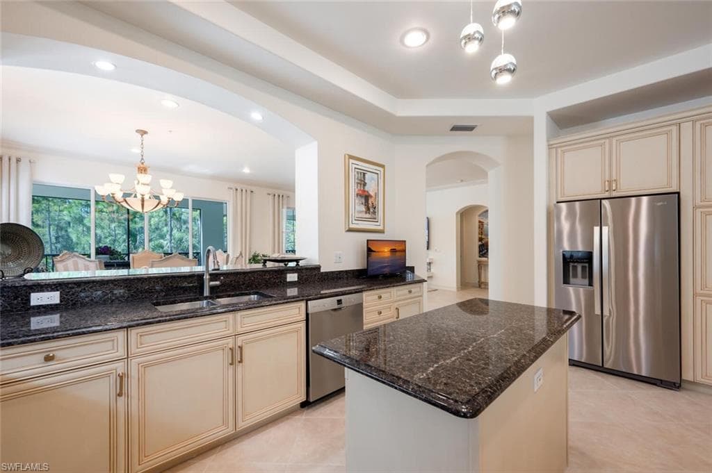 2843 Tiburon Blvd E 7-102, Naples, FL 34109-20