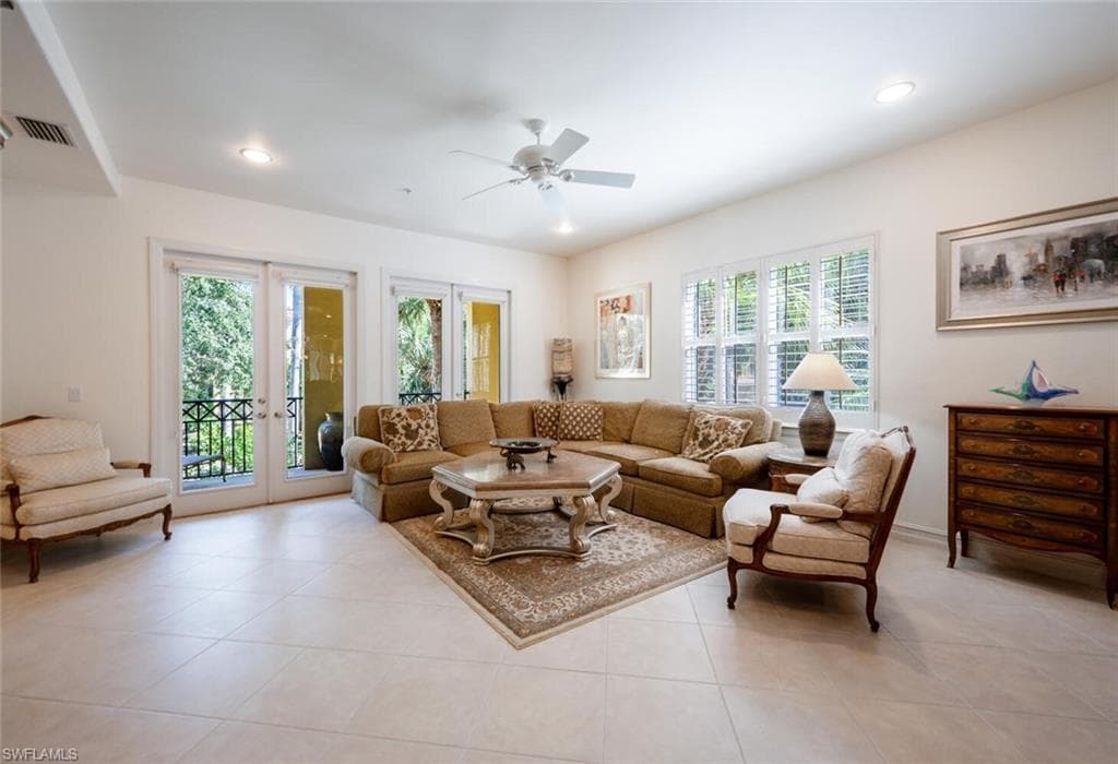 2843 Tiburon Blvd E 7-102, Naples, FL 34109-23