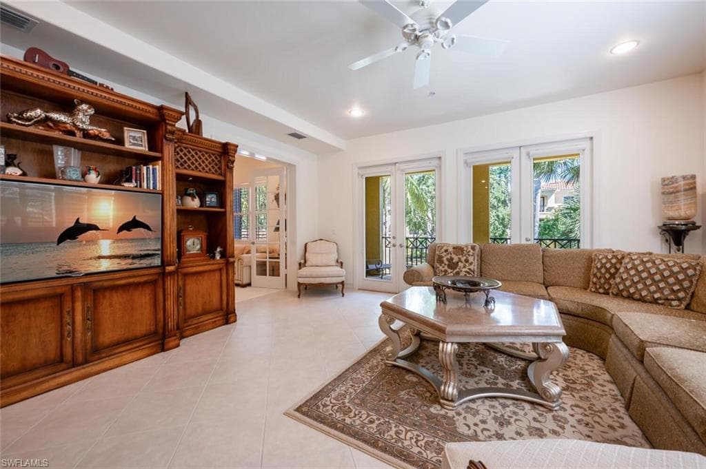 2843 Tiburon Blvd E 7-102, Naples, FL 34109-25