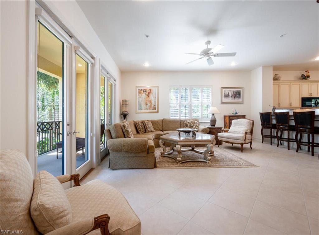 2843 Tiburon Blvd E 7-102, Naples, FL 34109-26