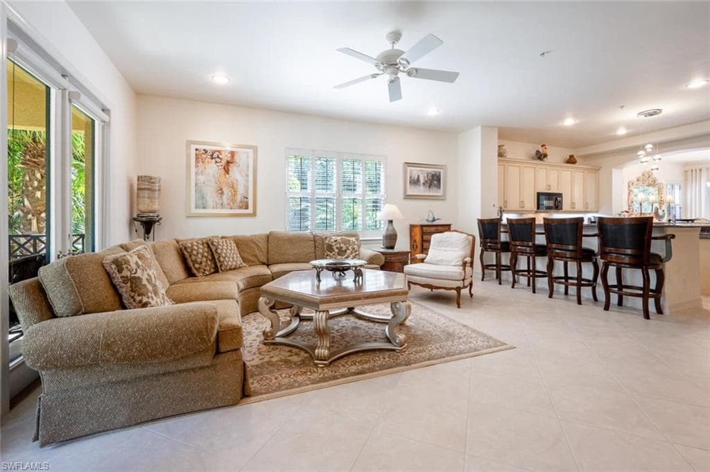2843 Tiburon Blvd E 7-102, Naples, FL 34109-27