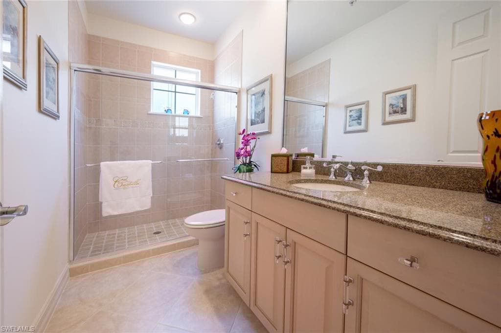 2843 Tiburon Blvd E 7-102, Naples, FL 34109-38